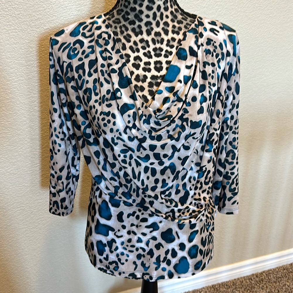 Women’s Caribe brand leopard 3/4 sleeve top, never worn, cowl neck, size M